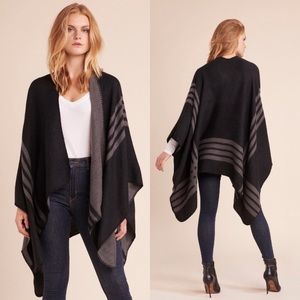 🚛MOVING SALE🚛NWOT BBDakota reversible poncho